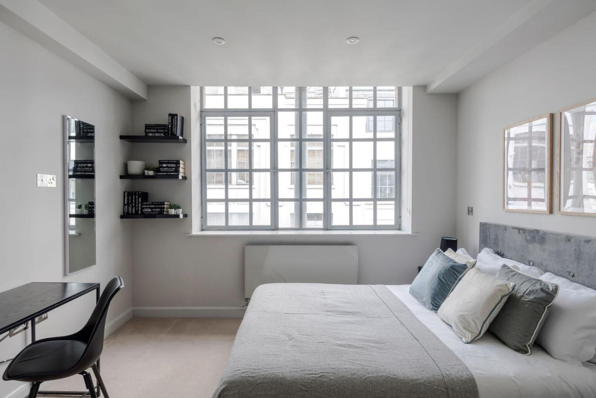 London'S Calling - Farringdon - By Frankie Says Extérieur photo